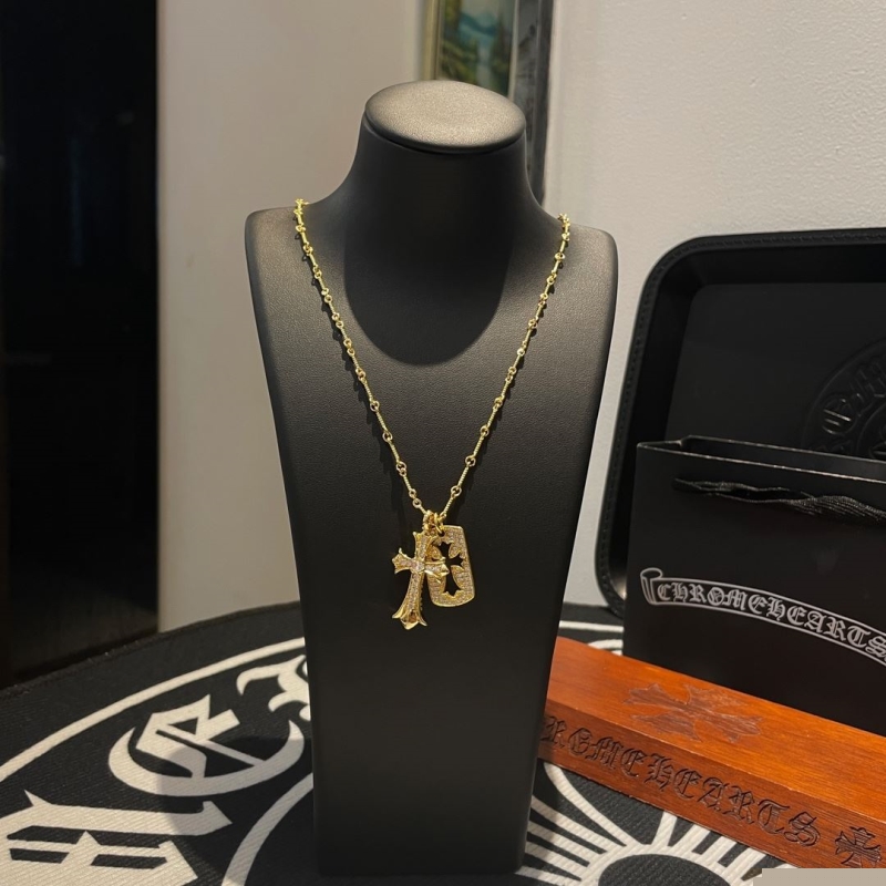 Ch**me He**ts necklaces